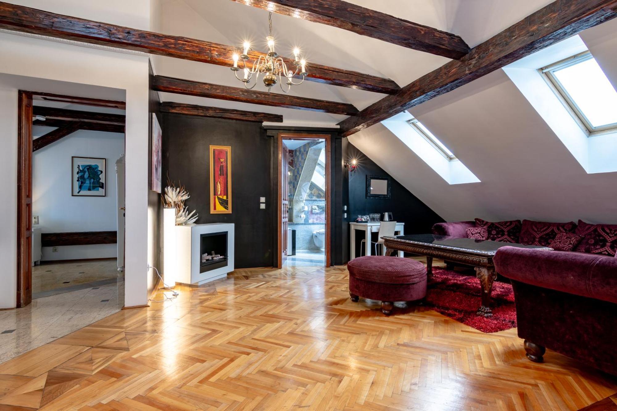 Western Strasser Hotel 3*